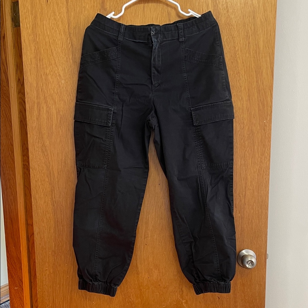 GAP Women's Black Cargo Joggers
